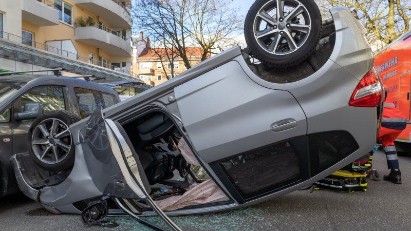 A Quick Guide to Working With a Rollover Accident Lawyer