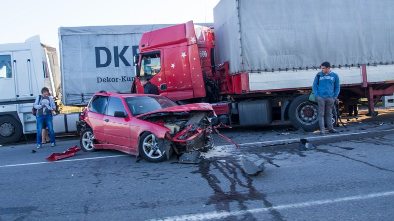 Who Is Liable in a Truck Accident in Arizona