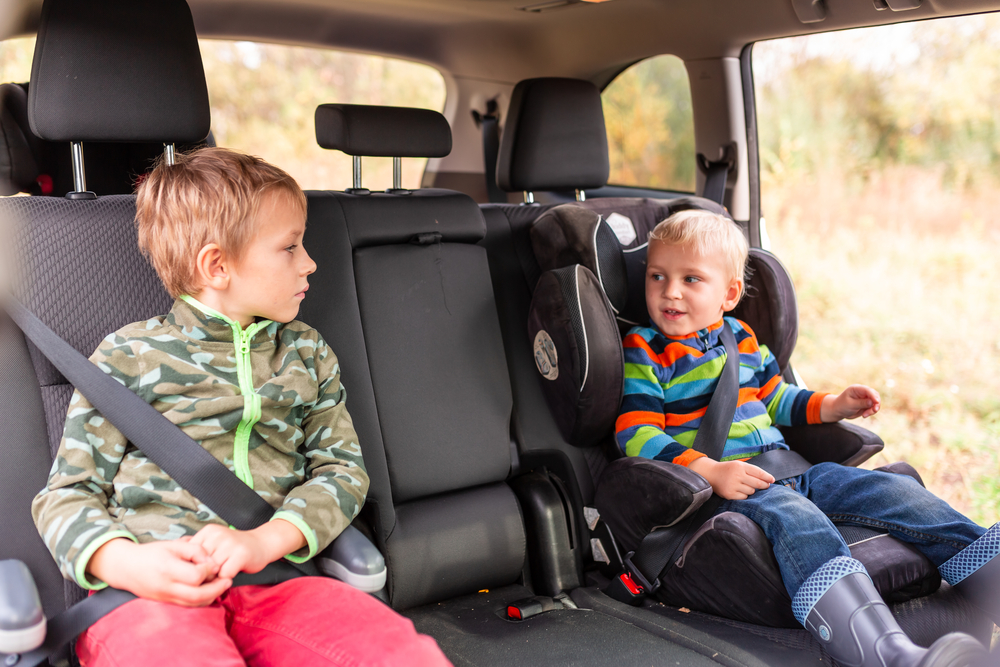 There are important differences between a backless booster seat and traditional boosters. 