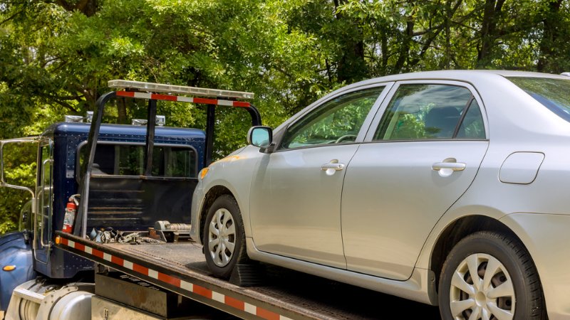 Who Pays Storage Fees After a Car Accident in Arizona?