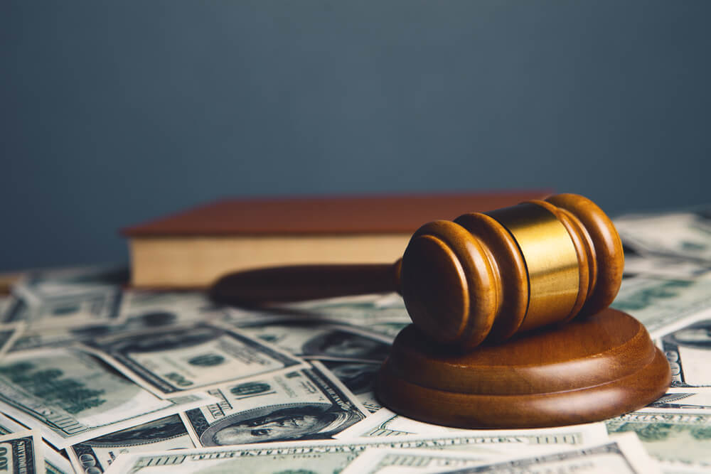 How much does it cost to sue someone?