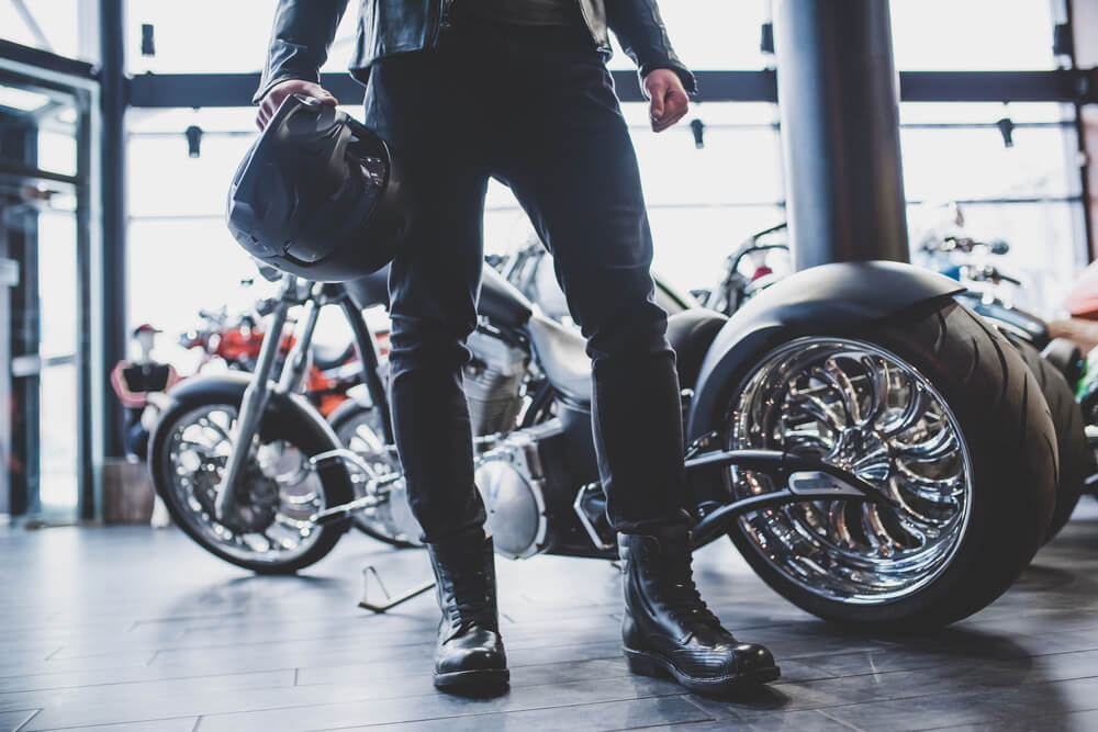 What are the motorcycle safety gear laws in California?