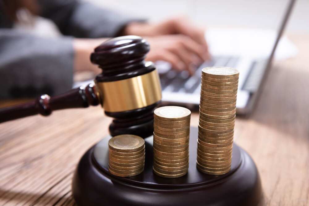 How much does a lawyer cost in California​?